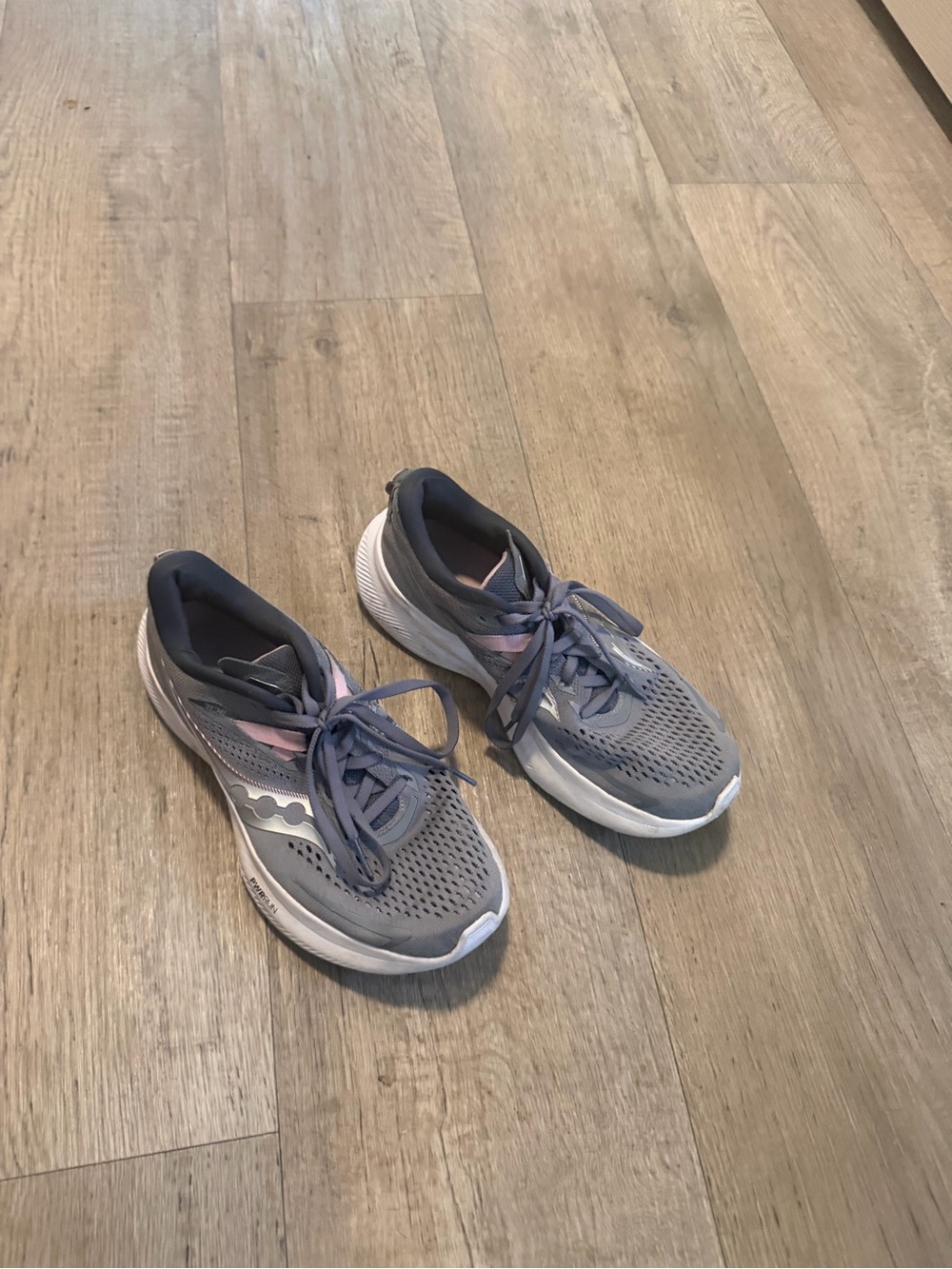 Saucony Women's Gray and Pink Athletic Running Shoes